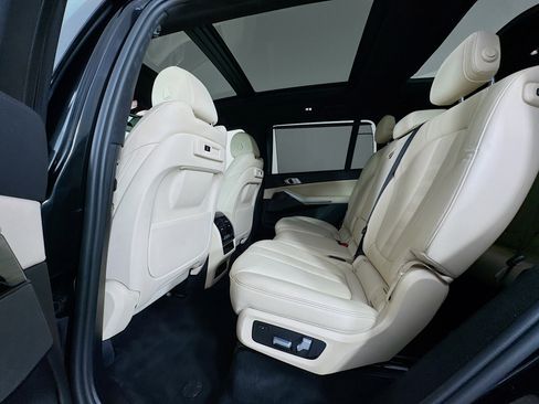 Used 2021 BMW X7 xDrive40i w/ M Sport Package AWD/4WD image 26