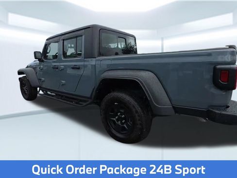 Used 2024 Jeep Gladiator Sport AWD/4WD image 2