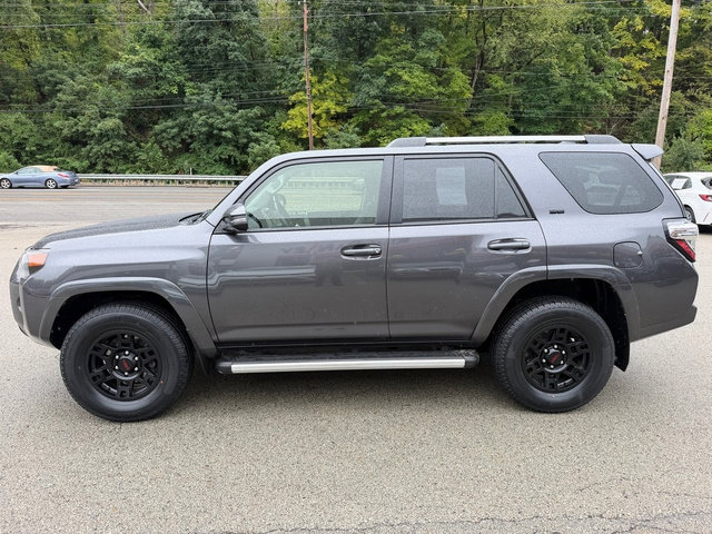 Certified 2023 Toyota 4Runner SR5 Premium w/ Moonroof Package AWD/4WD image 10