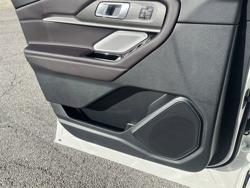 New 2026 Ford Explorer Platinum image 17