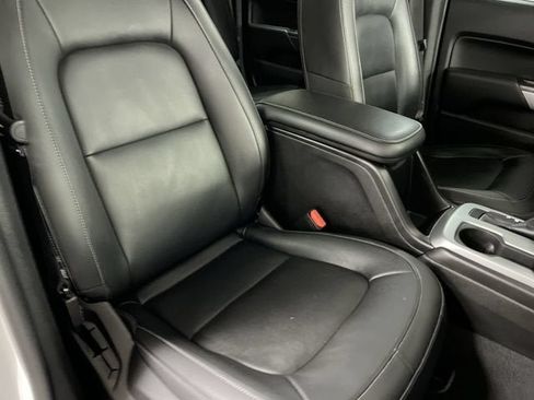 Certified 2022 Chevrolet Colorado LT w/ Luxury Package AWD/4WD image 28