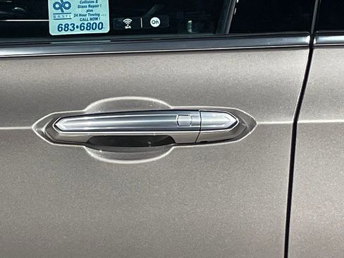 Used 2023 Cadillac XT6 Premium Luxury image 18