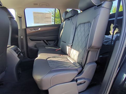 New 2026 Volkswagen Atlas SEL Premium R-Line AWD/4WD image 18
