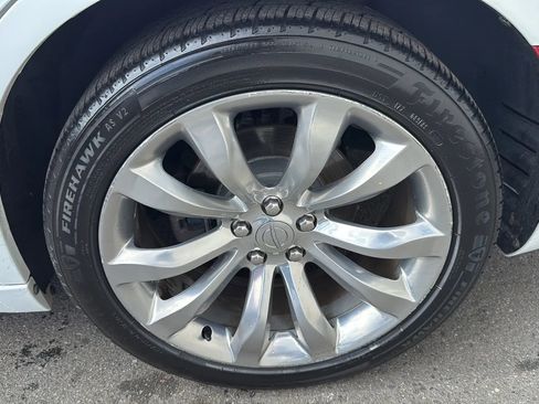 Used 2019 Chrysler 300 Touring w/ Chrome Appearance Package image 9