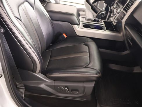 Used 2019 Ford F150 Platinum w/ Equipment Group 701A Luxury AWD/4WD image 14