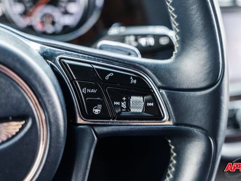 Used 2017 Bentley Bentayga AWD/4WD image 67