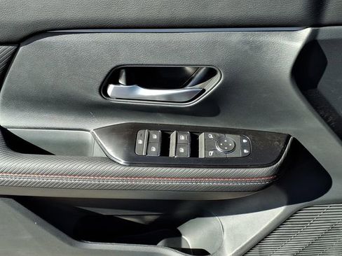 Used 2026 Nissan Kicks SR FWD image 12