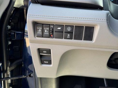 Certified 2024 Honda Odyssey EX-L image 19