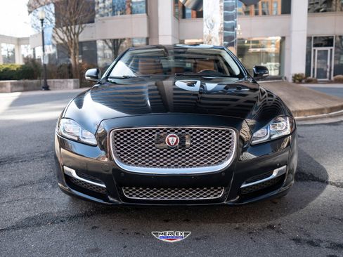 Used 2018 Jaguar XJ L Portfolio image 2