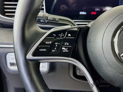 Used 2025 Mercedes-Benz GLS 450 4MATIC image 13