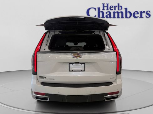 Certified 2023 Cadillac Escalade Premium Luxury image 7