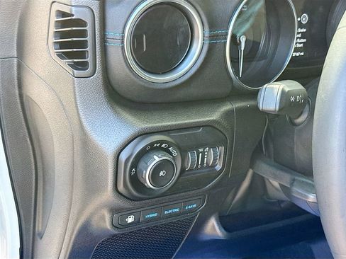 Used 2021 Jeep Wrangler Unlimited Rubicon 4xe image 11