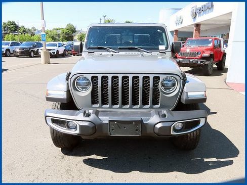 Certified 2021 Jeep Gladiator Sport AWD/4WD image 2