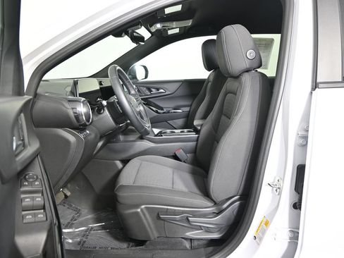 Used 2025 Chevrolet Equinox LT w/ Safety and Technology Package AWD/4WD image 20