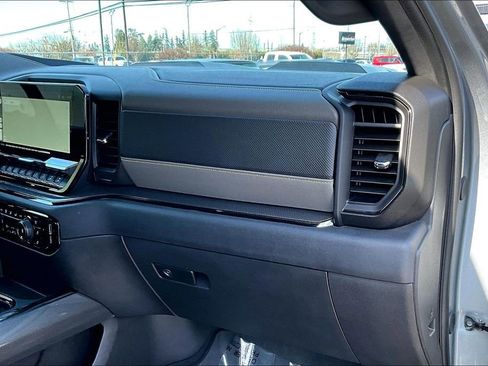 Used 2024 Chevrolet Silverado 1500 ZR2 image 20