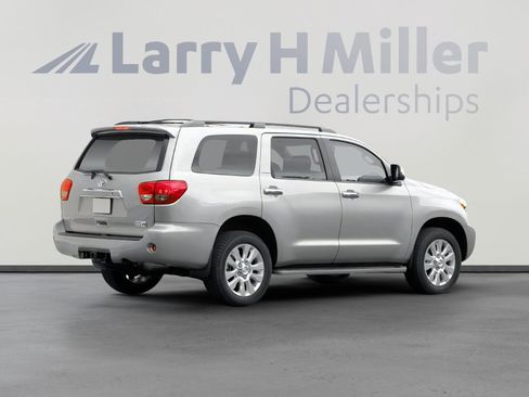 Used 2008 Toyota Sequoia Limited w/ Cold Area Pkg AWD/4WD image 4