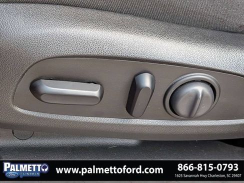 Used 2021 Chevrolet Equinox LT FWD image 21