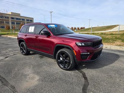 Used 2025 Jeep Grand Cherokee Limited w/ Black Appearance Package