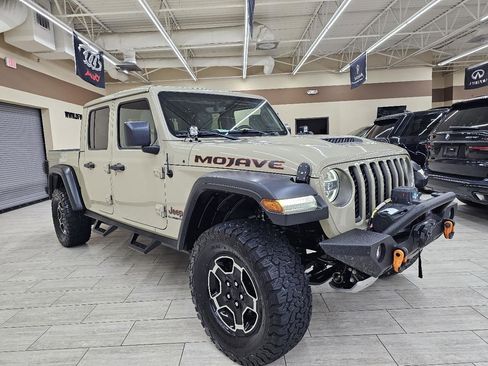Used 2020 Jeep Gladiator Mojave AWD/4WD image 4