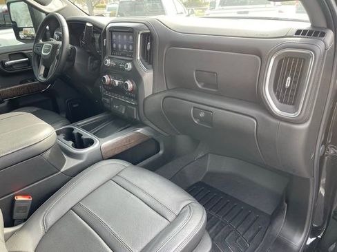 Used 2023 GMC Sierra 3500 Denali image 17