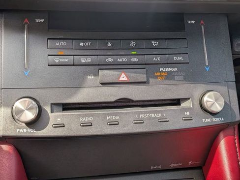 Used 2016 Lexus RC 200t image 23