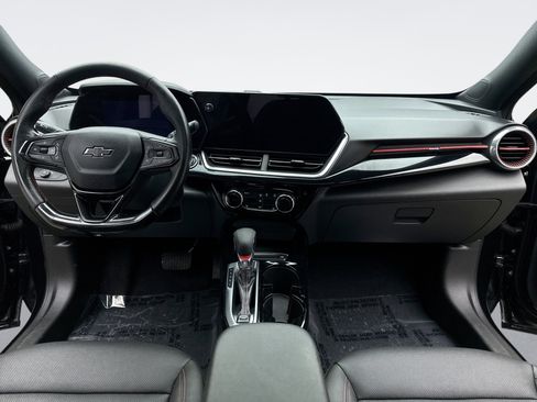 Used 2024 Chevrolet Trax RS w/ Sunroof Package image 14