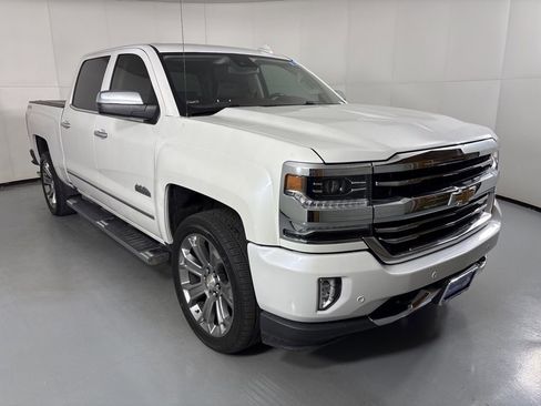 Used 2017 Chevrolet Silverado 1500 High Country image 2