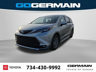 Used 2025 Toyota Sienna XLE