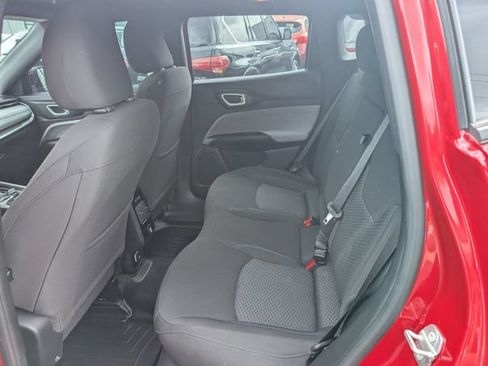 Used 2024 Jeep Compass Sport AWD/4WD image 9