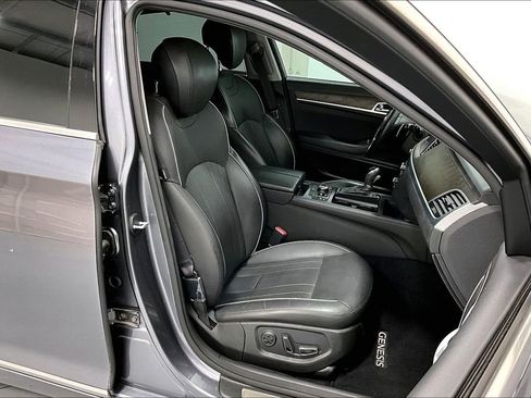 Used 2015 Hyundai Genesis 5.0 w/ Option Group 05 image 10