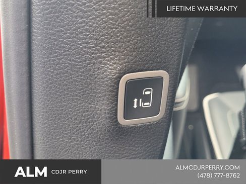 New 2026 Chrysler Pacifica Limited w/ S Appearance Package image 9