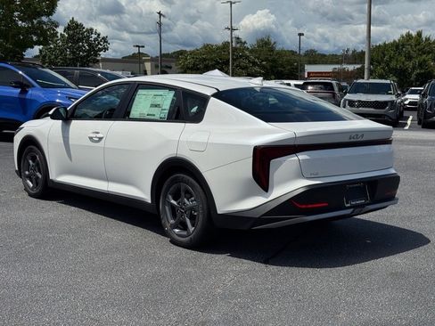 New 2025 Kia K4 LXS image 5