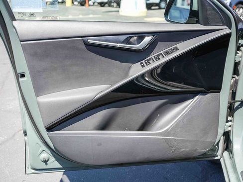 Used 2024 Kia Niro Wind FWD image 25