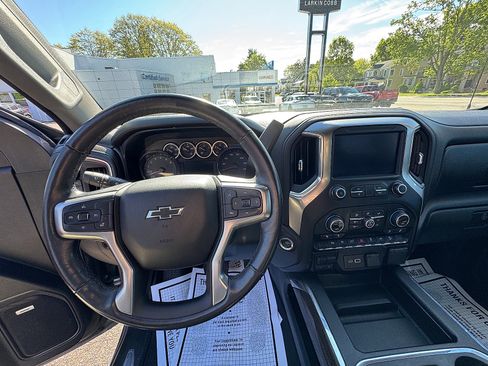Used 2019 Chevrolet Silverado 1500 LT Trail Boss AWD/4WD image 15