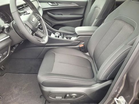 New 2026 Jeep Grand Cherokee L 2WD image 18