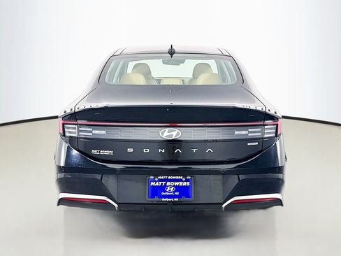 Certified 2025 Hyundai Sonata Limited FWD image 6