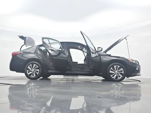 Used 2019 Nissan Altima 2.5 S FWD image 42
