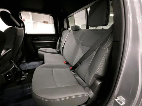 Used 2024 RAM 2500 Tradesman w/ Chrome Appearance Group image 25