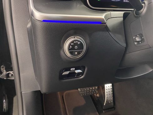 New 2025 Mercedes-Benz C 300 4MATIC Sedan image 18