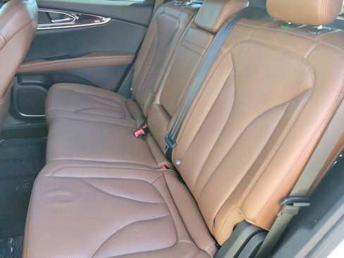 Used 2022 Lincoln Nautilus Reserve image 16