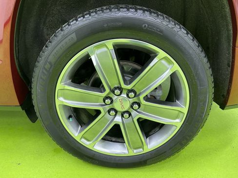 Used 2019 GMC Acadia Denali image 16