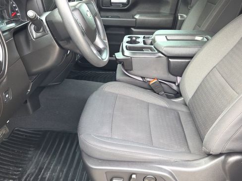 Used 2025 Chevrolet Silverado 2500 Custom w/ Custom Value Package image 20