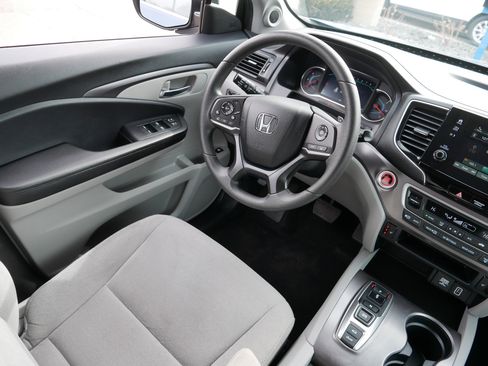 Used 2021 Honda Pilot EX image 9