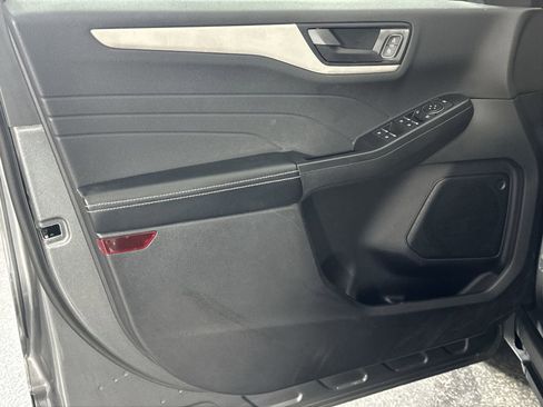 Used 2022 Ford Escape SE w/ Cold Weather Package FWD image 28