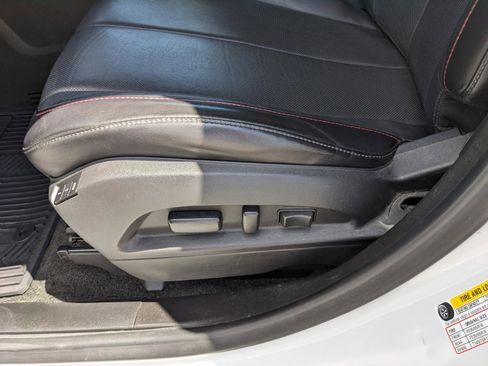 Used 2017 Chevrolet Equinox Premier w/ Enhanced Convenience Package AWD/4WD image 21