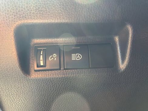 Certified 2025 Toyota RAV4 LE AWD/4WD image 29