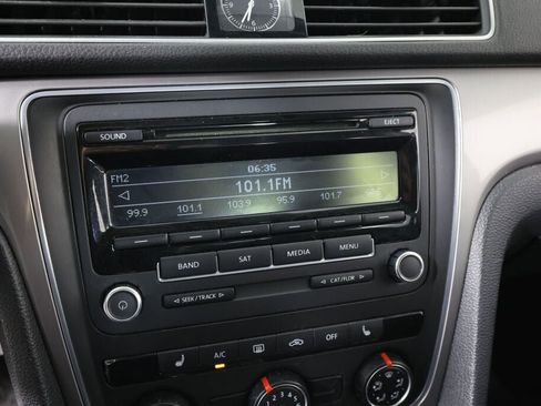 Used 2015 Volkswagen Passat 1.8T Wolfsburg Edition image 34