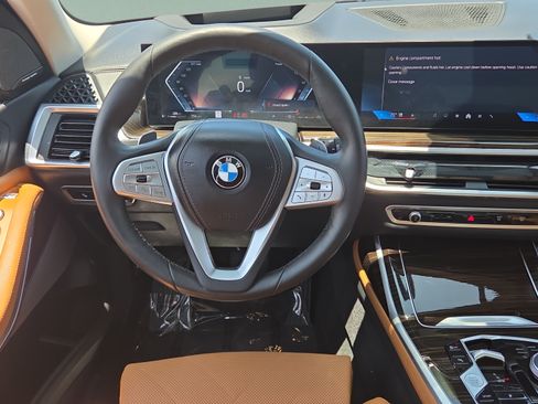 Used 2024 BMW X7 xDrive40i AWD/4WD image 12