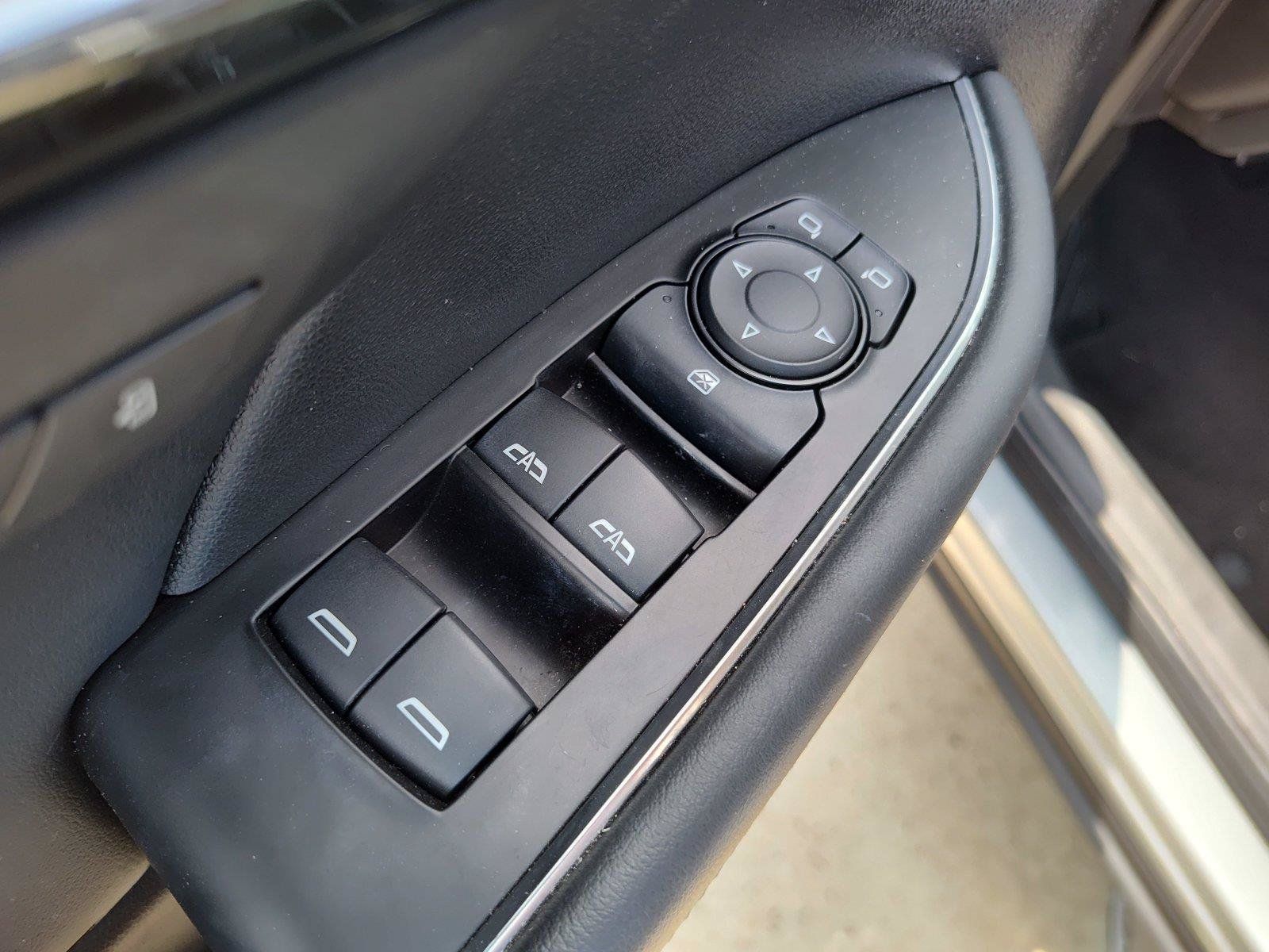 Used 2023 Buick Envision Essence w/ Sport Touring Package FWD image 17