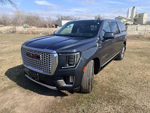 Used 2021 GMC Yukon XL Denali w/ Denali Ultimate Package image 2